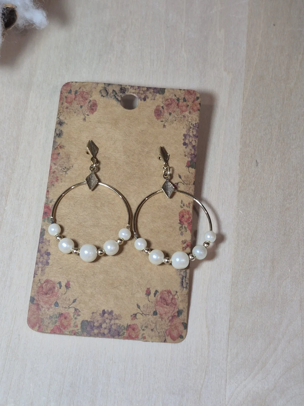 💛🤍NEW💛🤍 PRETTY!! Vintage Freshwater Pearl Gold Hoop Earrings